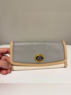 COACH Continental Turn-lock Gray/Beige Leather Silver Hardware Wallet